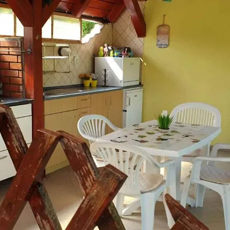 Casa vacanze With A - C In 55348