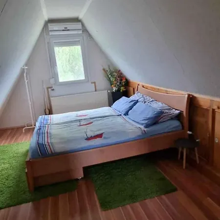 Casa vacanze With A - C In 55348 Balatonmáriafürdő